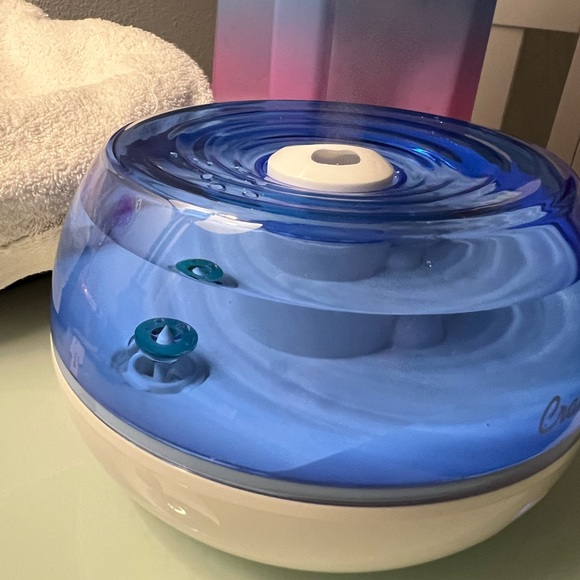 Crane Ultrasonic Cool Mist Humidifier - Picture 4 of 5